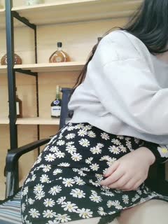 免费看裸体美女视频的软件是一款十分小巧方便的手机...